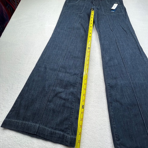 Old Navy NWT Women's "The Diva" Flared Jeans, size 6 Regular Wide Leg Boot Cut - Picture 11 of 16